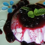 Como fazer uma deliciosa panna cotta com geleia de uva